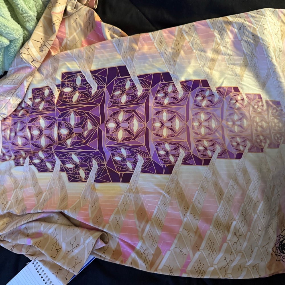 Geometric Patterned tee shirt